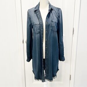Velvet Heart Denim Chambray Shirt Size Small Tunic Long Sleeve Raw Hem Pockets